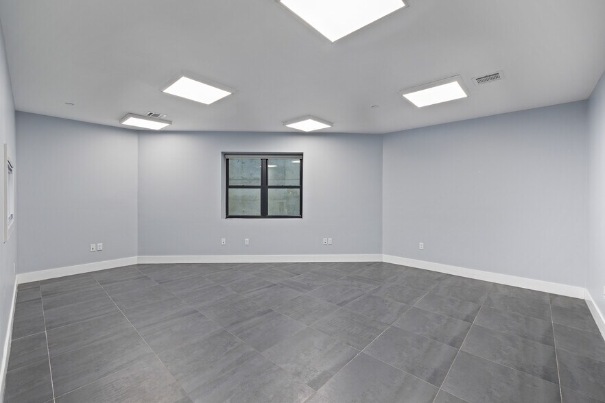 More Photos Of 1 N Madison Ave, Spring Valley Office For Lease