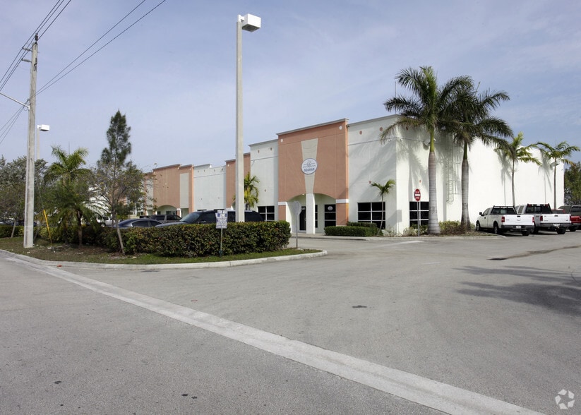 More Photos Of 11379-11399 NW 122nd St, Medley Warehouse For Sale