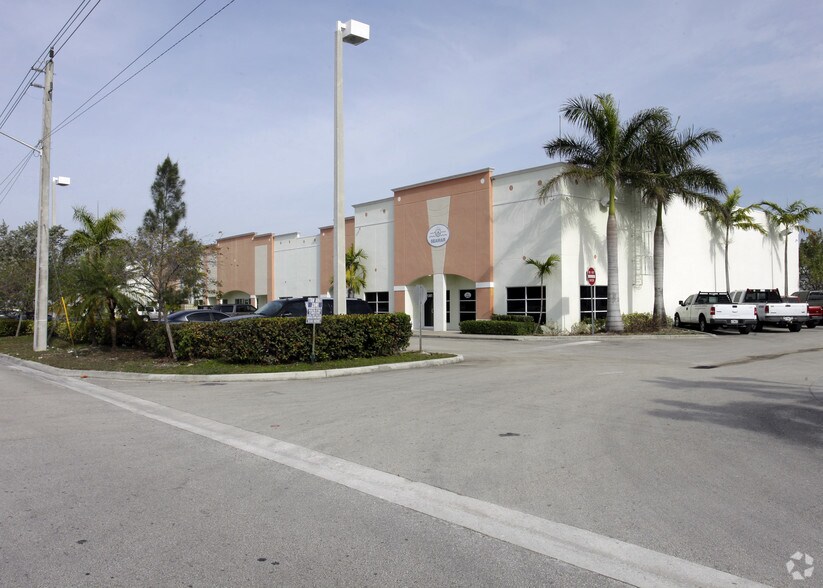 More Photos Of 11379-11399 NW 122nd St, Medley Warehouse For Sale