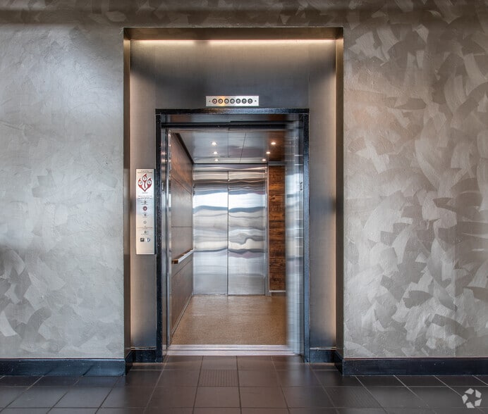 More Photos Of 700 W Pete Rose Way, Cincinnati Loft Creative Space For Lease