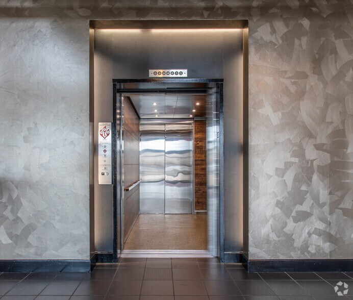 More Photos Of 700 W Pete Rose Way, Cincinnati Loft Creative Space For Lease