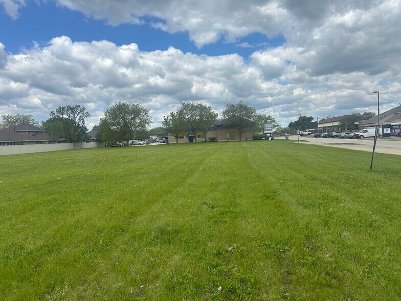 More Photos Of 99 W Merchants Dr, Oswego Land For Sale
