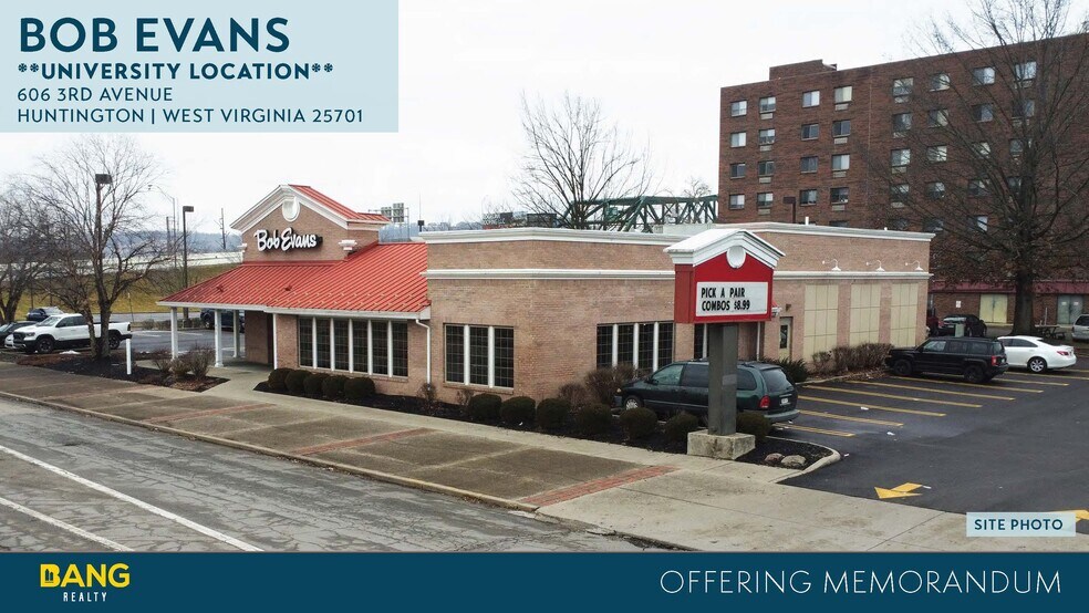 Primary Photo Of 606 3rd Ave, Huntington Restaurant For Sale