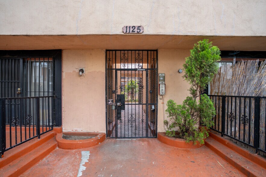 More Photos Of 1125 S Westmoreland Ave, Los Angeles Apartments For Sale