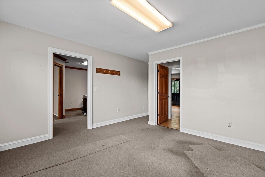 More Photos Of 2233 Miamisburg-Centerville Rd, Dayton Office For Sale