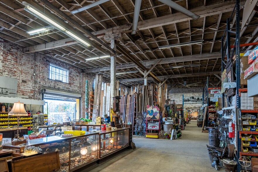More Photos Of 106 Stockton St, Jacksonville Warehouse For Lease