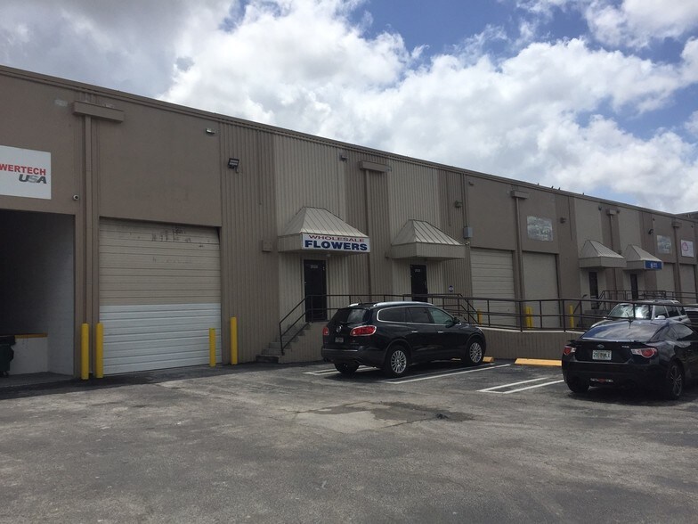 More Photos Of 2600-2634 NW 72nd Ave, Miami Warehouse For Lease