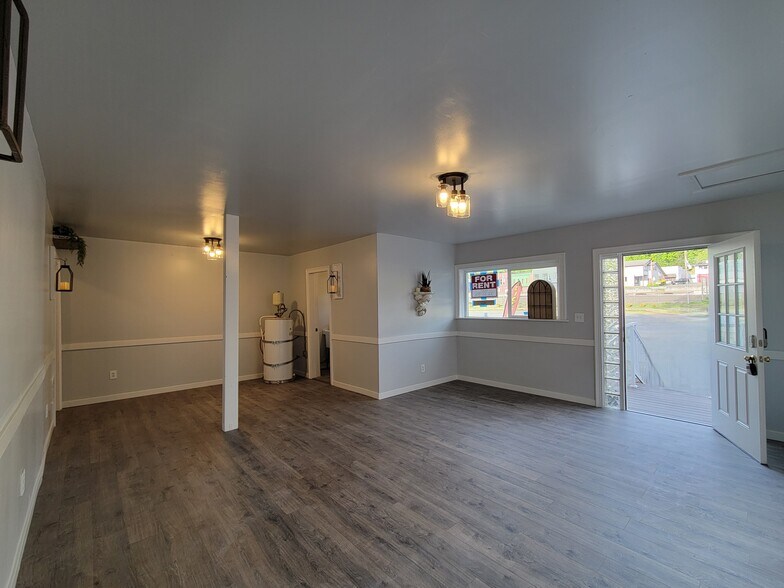 More Photos Of 311 NW Kerron Ave, Winlock Office Residential For Sale