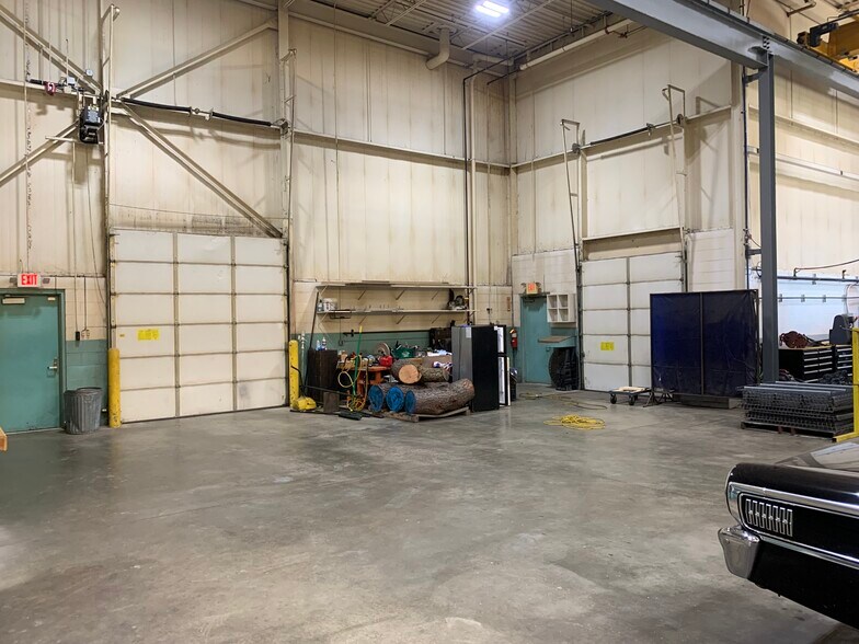 More Photos Of 6633 Diplomat Dr, Sterling Heights Manufacturing For Lease