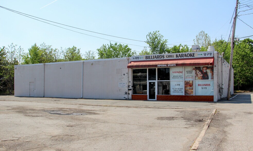 More Photos Of 64 Route 303, Tappan Restaurant For Lease