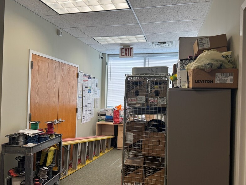 More Photos Of 3318 Delavall Ave, Bronx Office For Lease