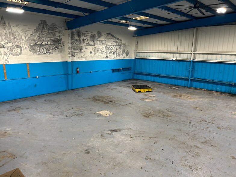 More Photos Of 400 E Todd Rd, Santa Rosa Industrial For Lease