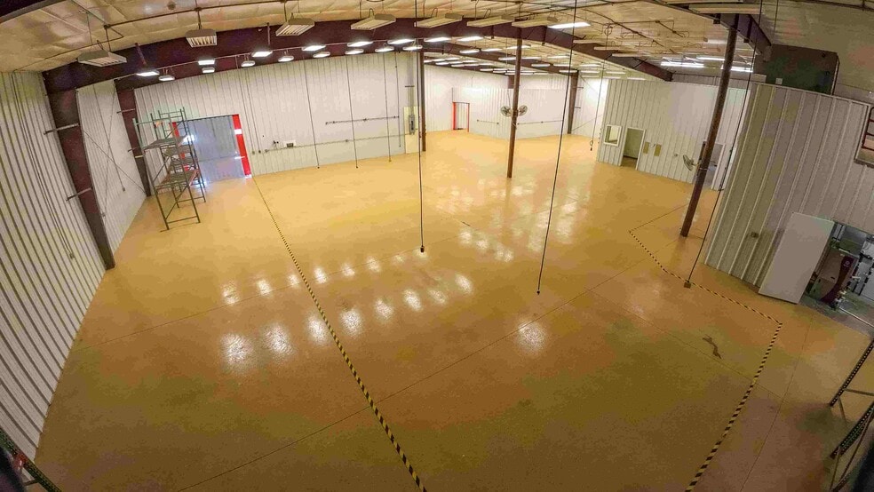 More Photos Of 601 4th St, De Smet Warehouse For Lease