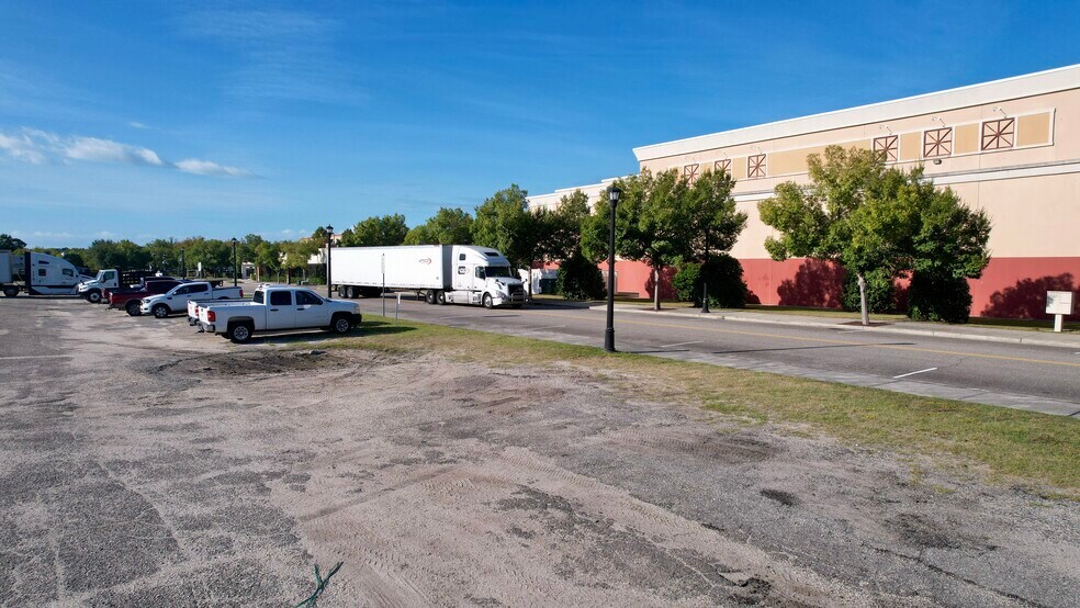 More Photos Of 1131 Shine Ave, Myrtle Beach Warehouse For Lease