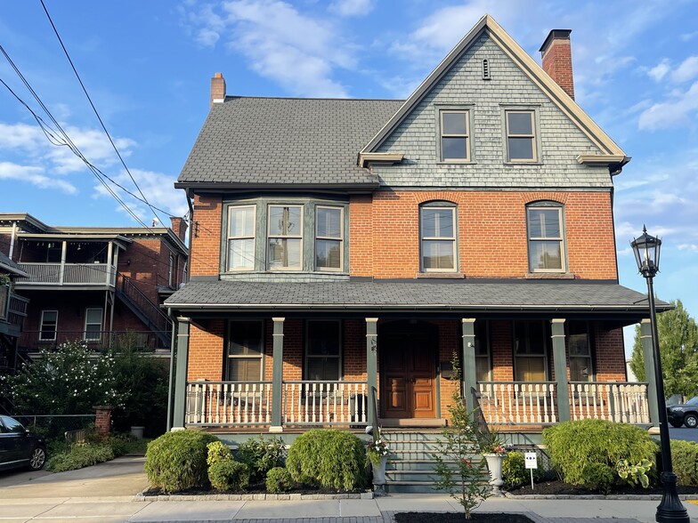 Primary Photo Of 33 W South St, Wilkes-Barre Office For Sale
