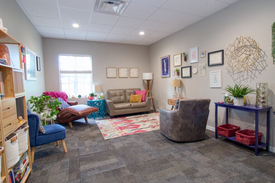 More Photos Of 5308 Parklane Pl, Kearney Office For Sale