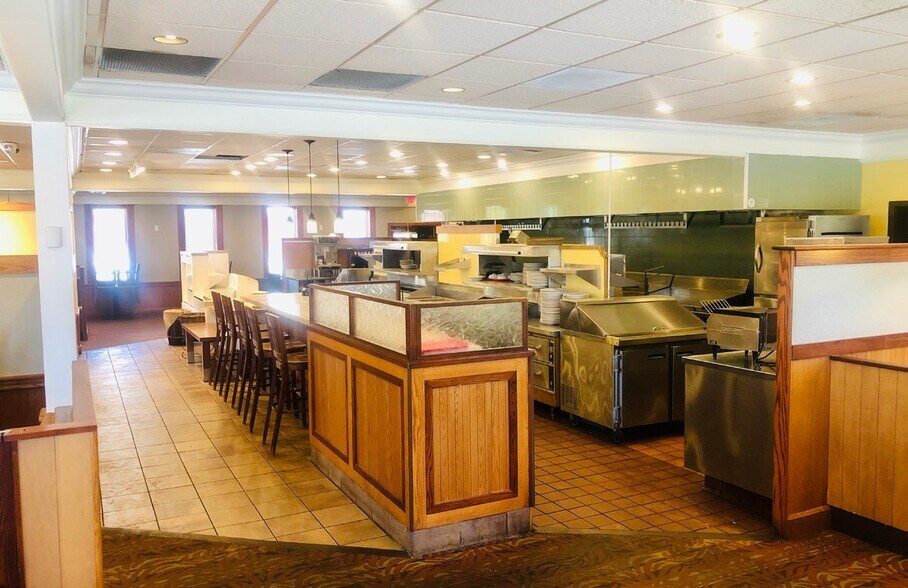 More Photos Of 8700 Midlothian Tpke, North Chesterfield Restaurant For Sale