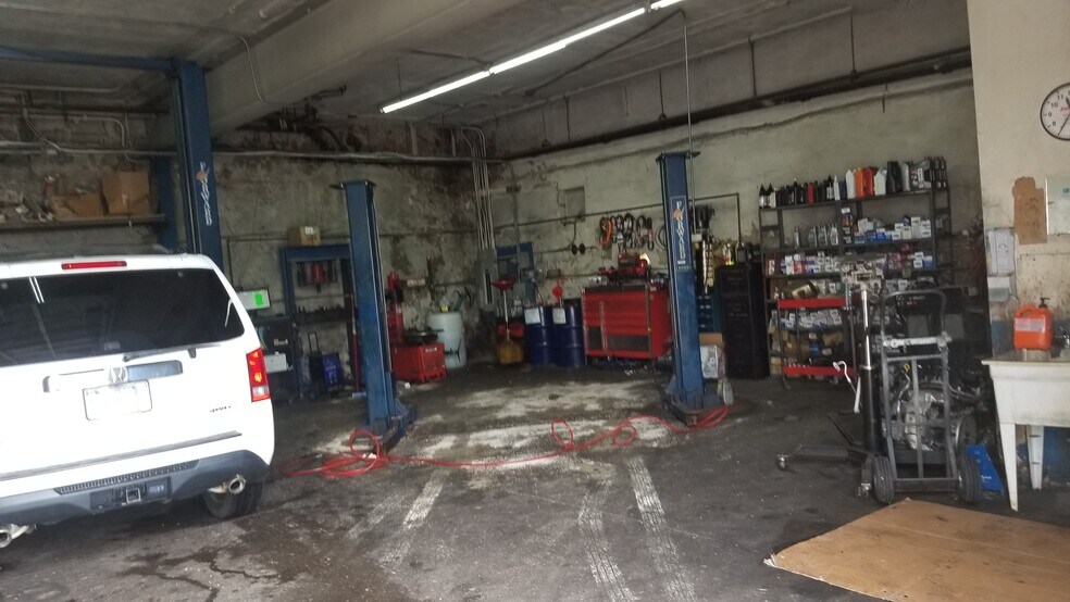 More Photos Of 601 West Ave, Jenkintown Post Office For Sale