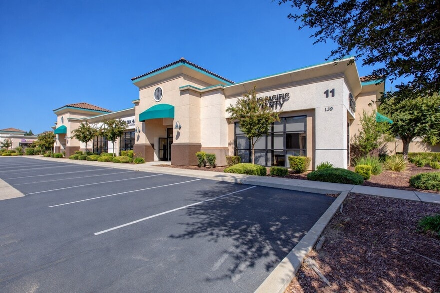 More Photos Of 139 W El Portal Dr, Merced Office For Lease
