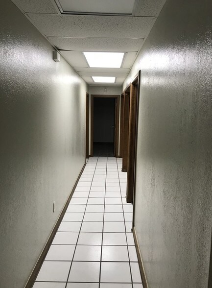 More Photos Of 901 N Virginia Ave, Oklahoma City Manufacturing For Lease