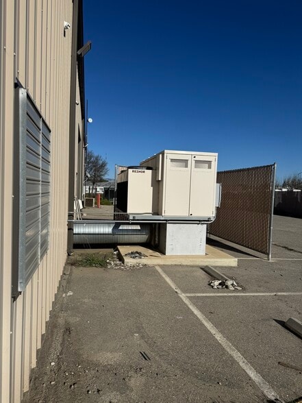 More Photos Of 190 E San Antonio Dr, King City Industrial For Sale