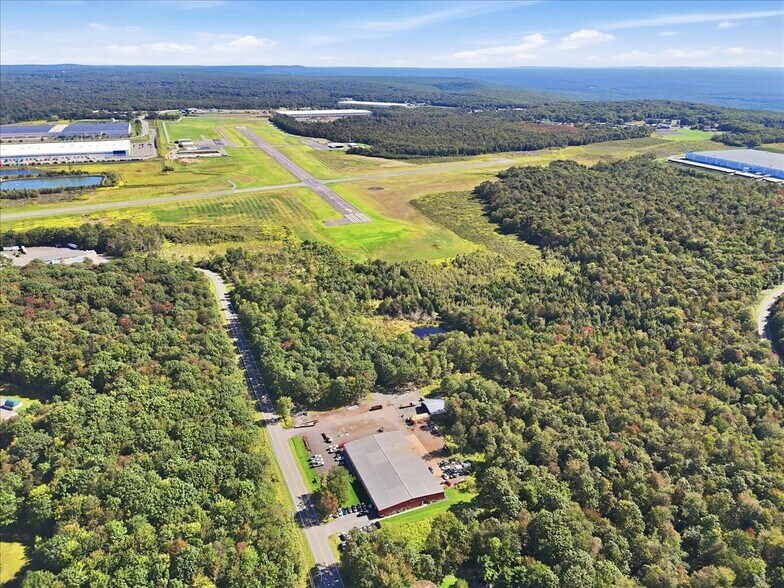 More Photos Of 405 Industrial Park Dr, Mount Pocono Warehouse For Sale