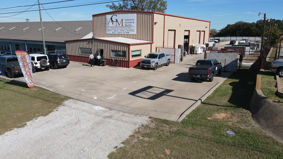 More Photos Of 2875 S Burleson Blvd, Burleson Warehouse For Sale
