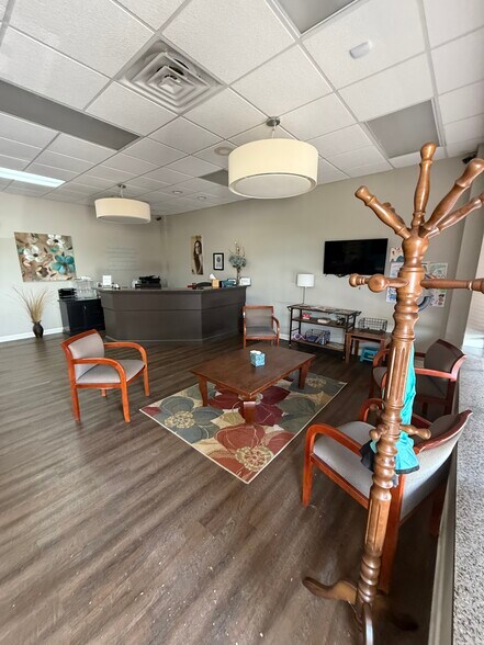 More Photos Of 10215 E 350 Hwy, Raytown Unknown For Lease