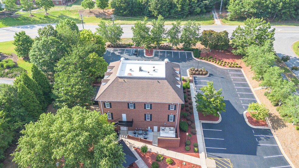 More Photos Of 1040 Founders Blvd, Athens Unknown For Lease