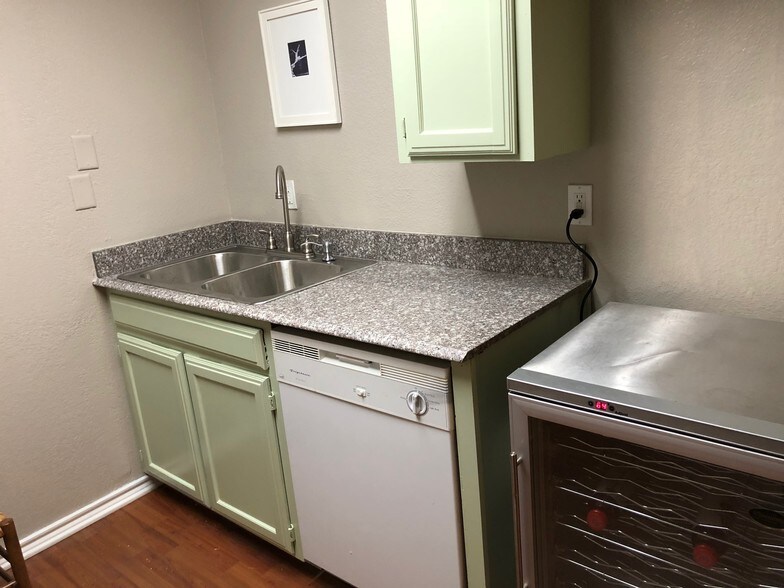 More Photos Of 2909 Lackland Rd, Fort Worth Medical For Lease