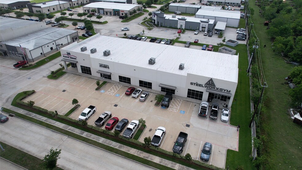 More Photos Of 410 Genesis Blvd, Webster Light Distribution For Lease