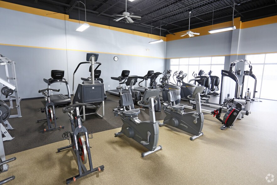 More Photos Of 3545 Whitehall Park Dr, Charlotte Office For Lease