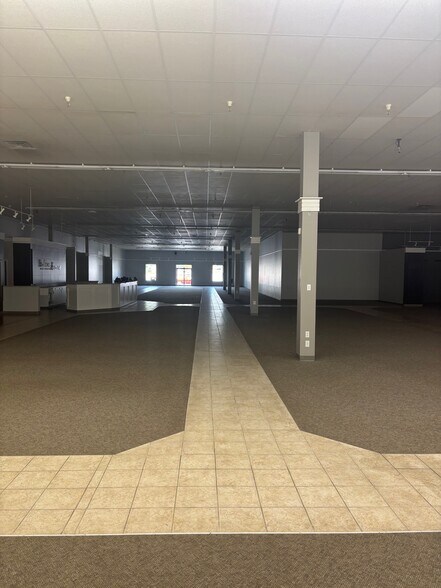 More Photos Of 966 Big a Rd, Toccoa General Retail For Lease