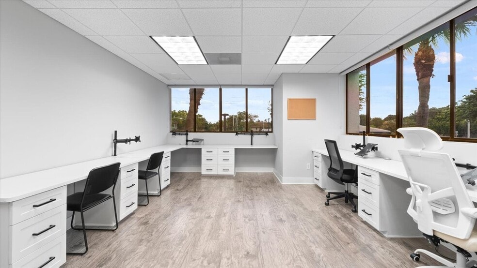 More Photos Of 10661 N Kendall Dr, Miami Office For Lease
