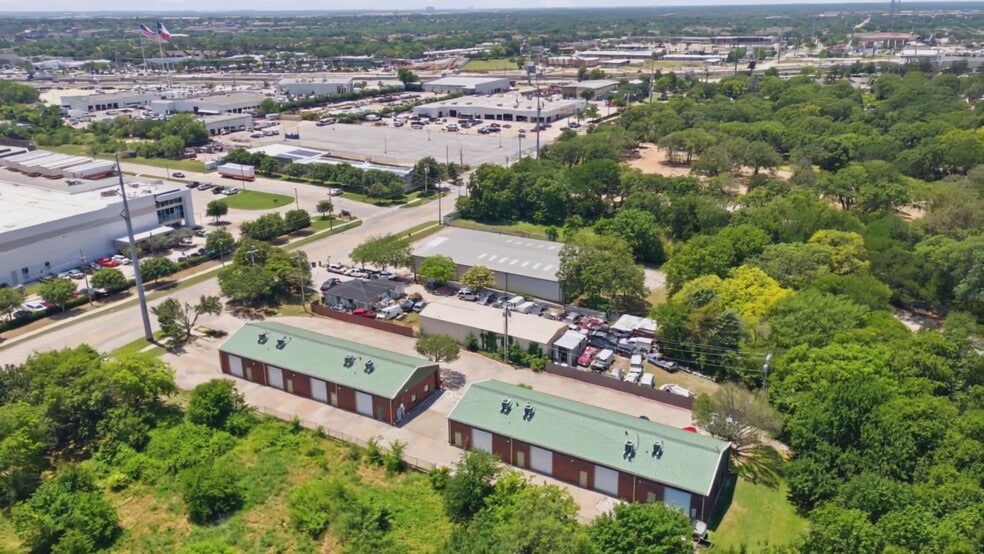 Primary Photo Of 519 Bennett Ln, Lewisville Flex For Sale