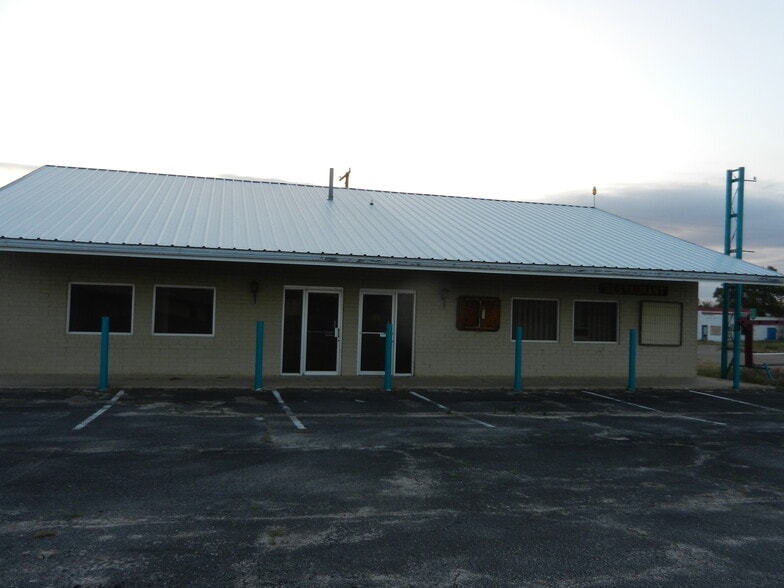 More Photos Of 14000 E Business 40 St, Mclean Hotel For Sale