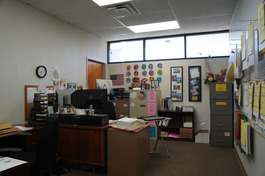 More Photos Of 4498 Vineland Rd, Orlando Flex For Lease