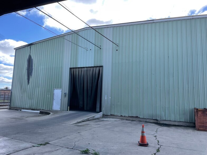 More Photos Of 420 S 2nd St, Patterson Warehouse For Lease