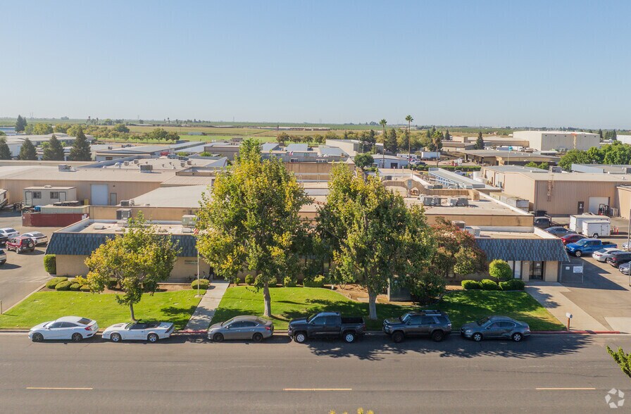 More Photos Of 579 Armstrong Way, Oakdale Industrial For Sale