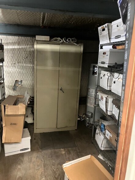 More Photos Of 5225 Cesar Chavez St E, Austin Industrial For Sale