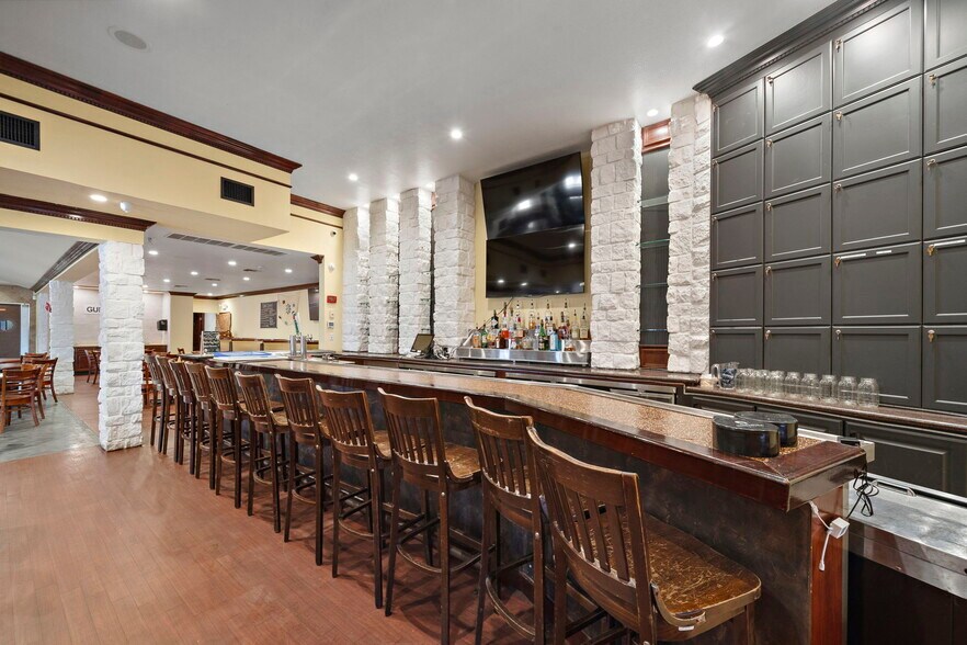 More Photos Of 2320 NASA Pky, Seabrook Restaurant For Sale