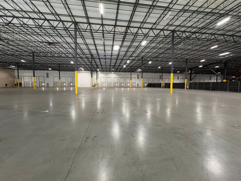 More Photos Of 2300 Bardin Rd, Arlington Distribution For Lease