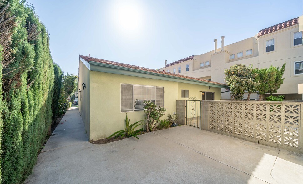 More Photos Of 723 E Tujunga Ave, Burbank Multifamily For Sale