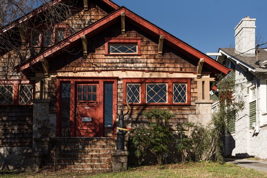 More Photos Of 215 Church St, Decatur Loft Creative Space For Lease