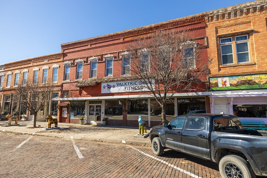 More Photos Of 115 N Main St, Lindsborg General Retail For Sale