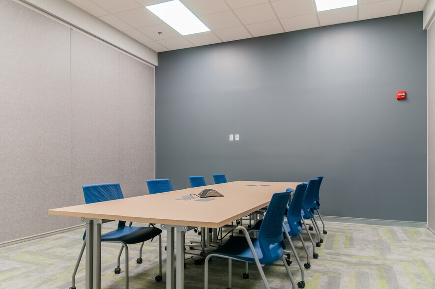 More Photos Of 15755 N Pointe Blvd, Noblesville Medical For Sale