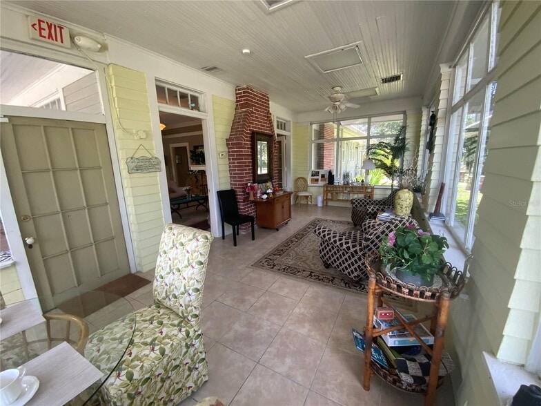 More Photos Of 606 E Oak St, Arcadia Hospitality For Sale