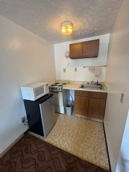 More Photos Of 2905 W Sunset Blvd, Spokane Hotel For Sale