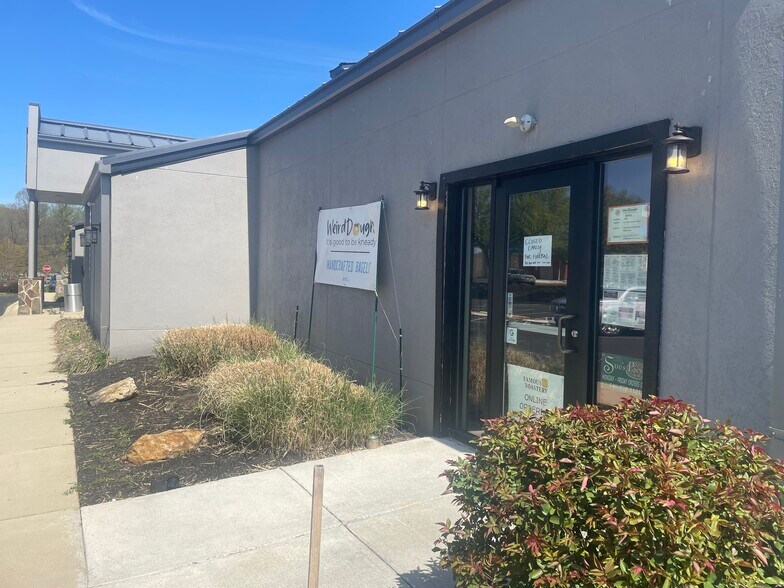 More Photos Of 7373 Comfort Inn Dr, Warrenton General Retail For Lease