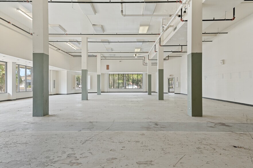 More Photos Of 2222 Broadway St, Galveston Freestanding For Sale